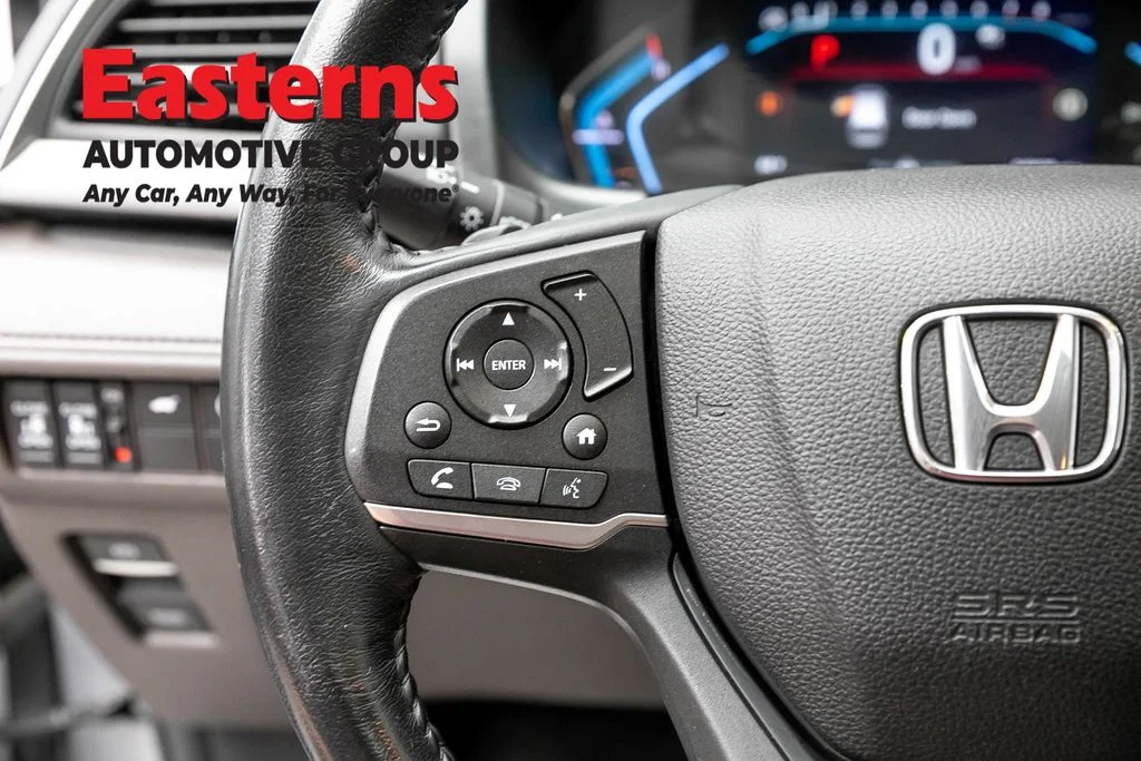 Used 2023 Silver Honda EX-L image 15