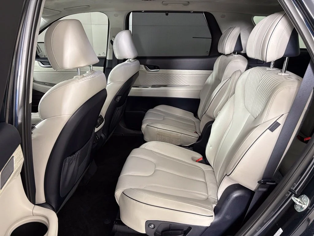 Used 2023 White Hyundai Calligraphy image 35