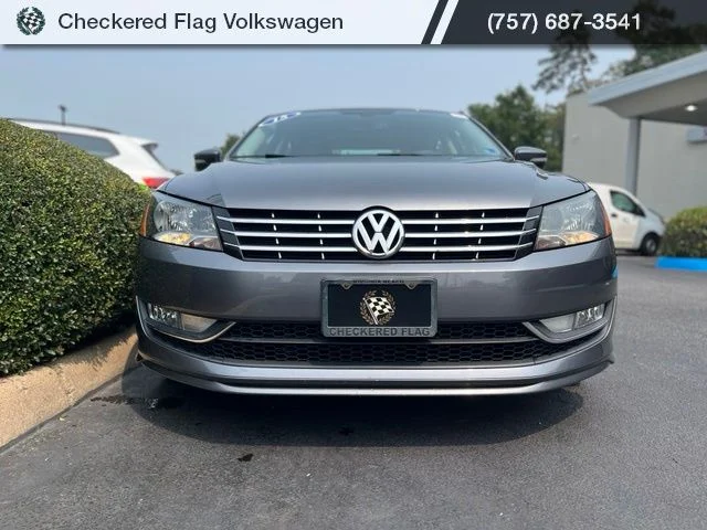 Used 2015 Platinum Gray Metallic Volkswagen TDI SEL Premium image 13
