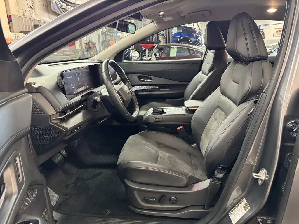 Used 2023 Gray Nissan ENGAGE image 14