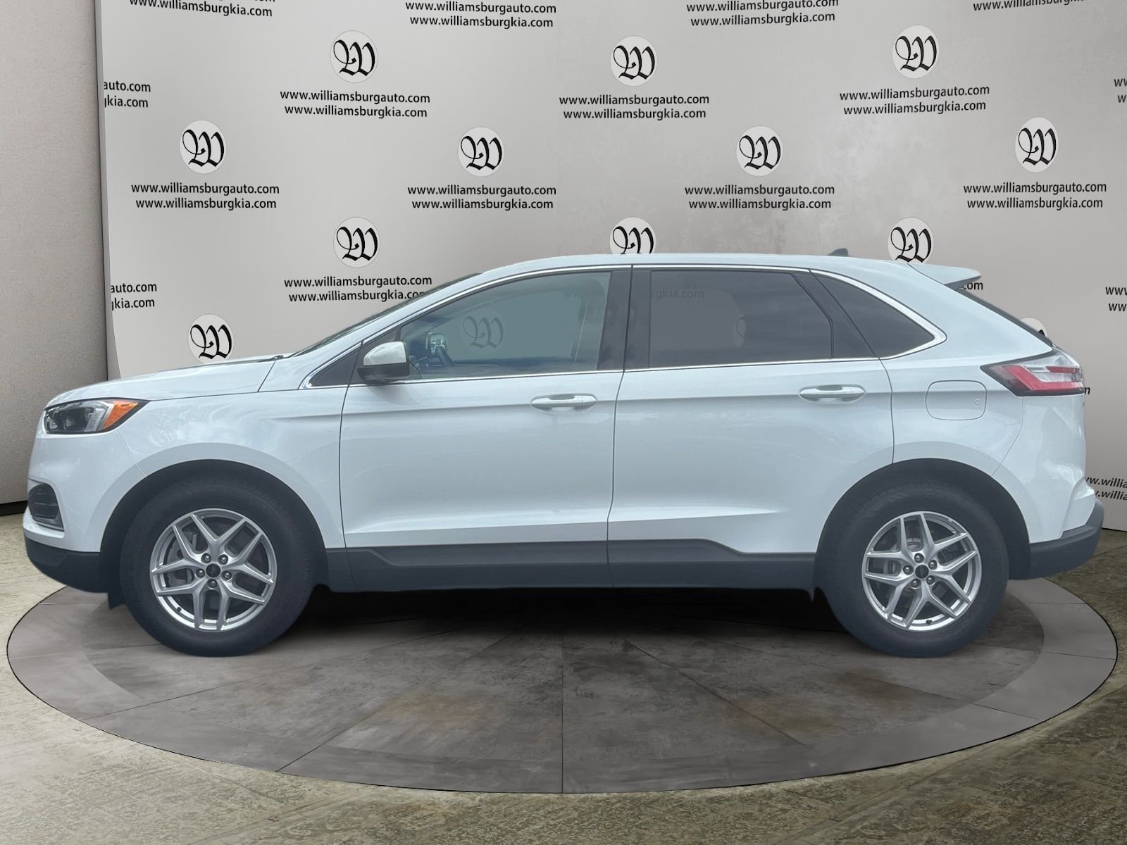 Used 2024 White Ford SEL image 2