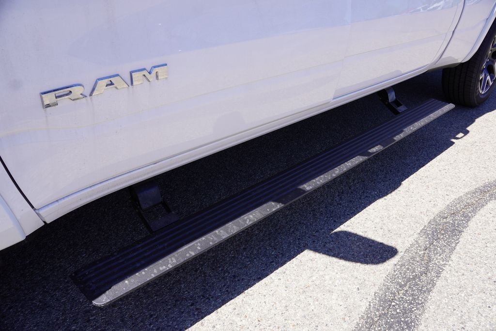 New 2026 Bright White Clear-Coat Exterior Paint RAM Laramie image 11