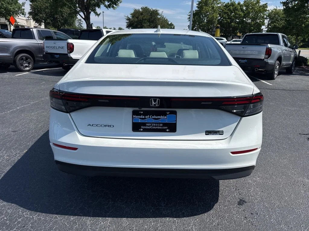 New 2026 Platinum White Pearl Honda LX image 4