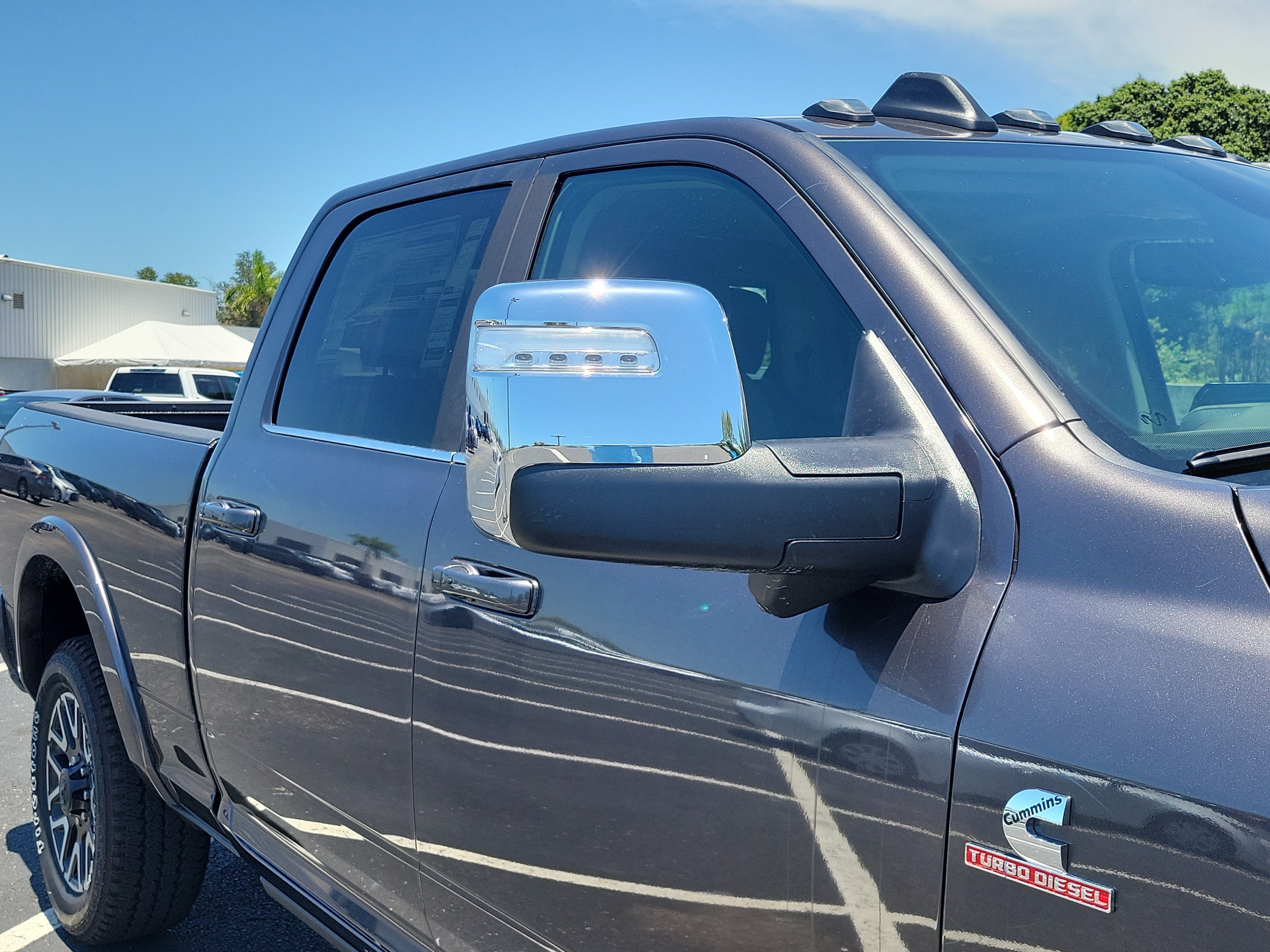 New 2026 Granite Crystal Metallic Clear-Coat Exterior Paint RAM Longhorn image 9