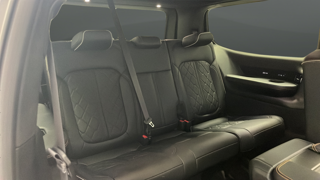 Used 2024 Baltic Gray Metallic Clearcoat Jeep Series III image 27