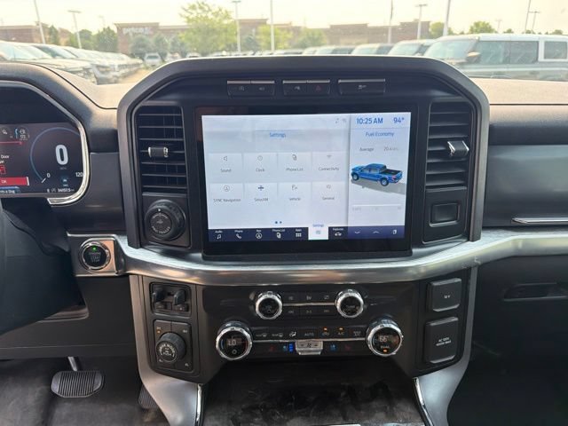Used 2021 Blue Metallic Ford LARIAT image 17