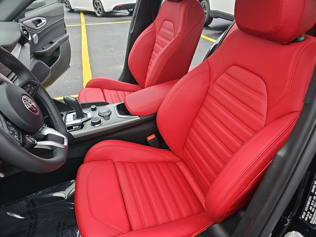 New 2026 Vulcano Black Metallic Exterior Paint Alfa Romeo Veloce image 14