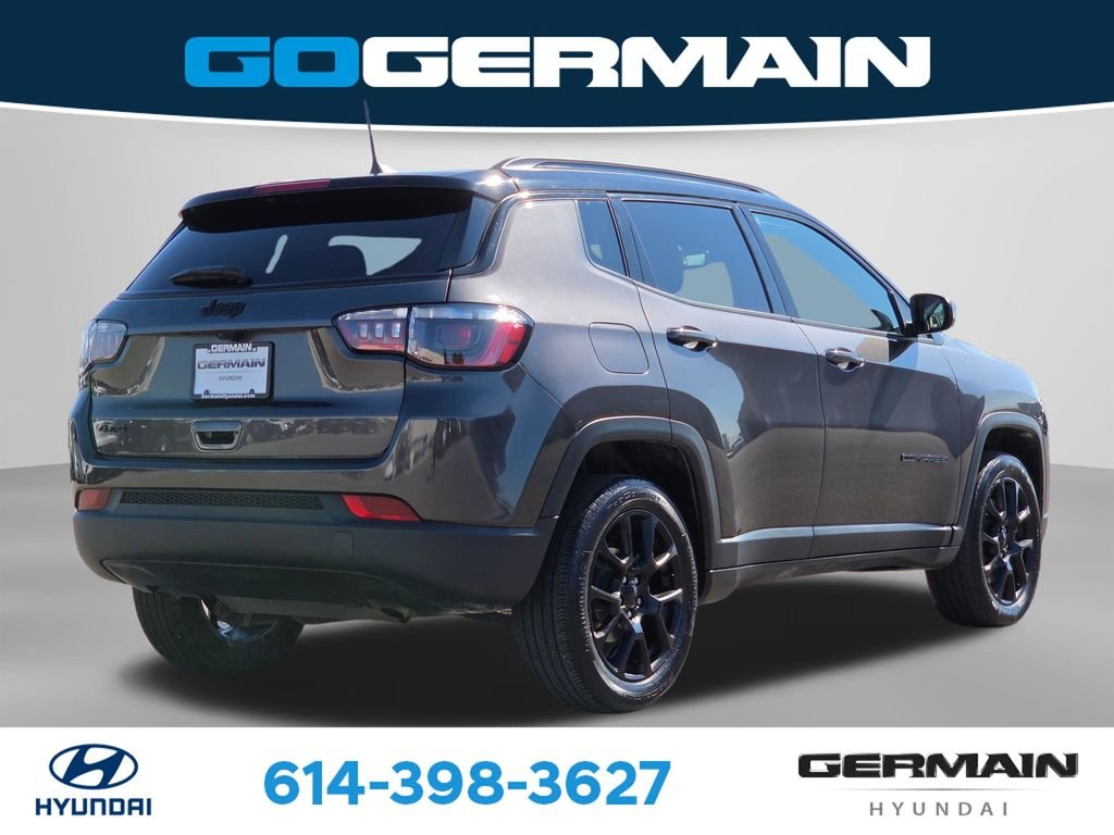 Used 2023 Gray Jeep Latitude image 8