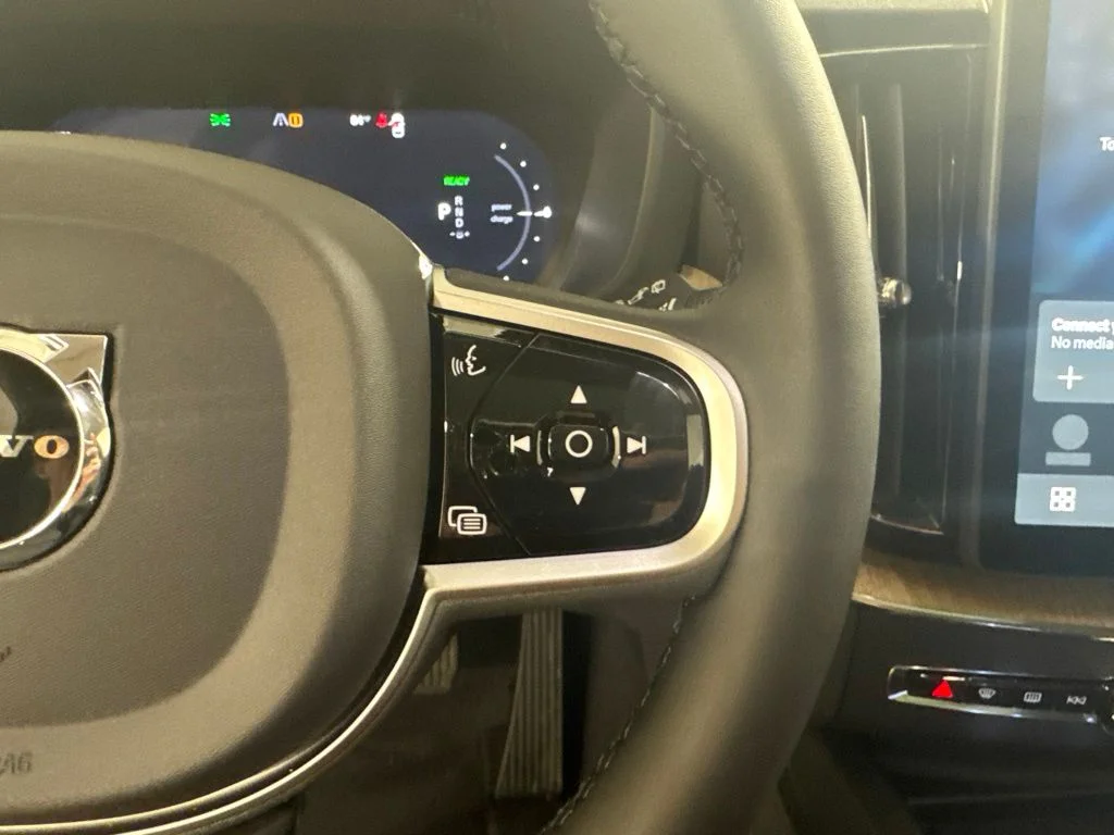 New 2026 Aurora Blue Volvo T8 Plus image 10