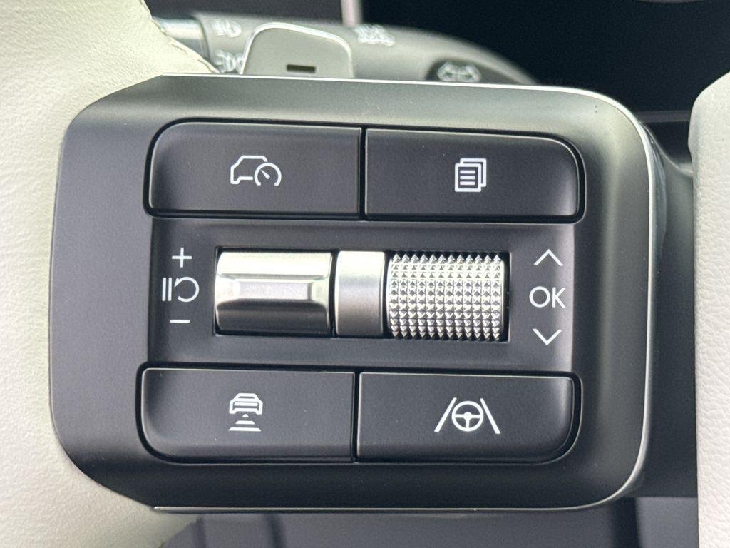 New 2026 Gray Hyundai SEL FWD image 23