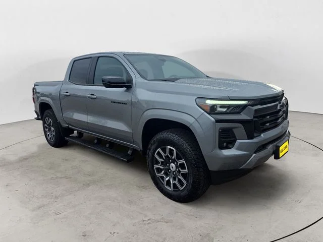 Used 2024 Silver Chevrolet Z71 image 7