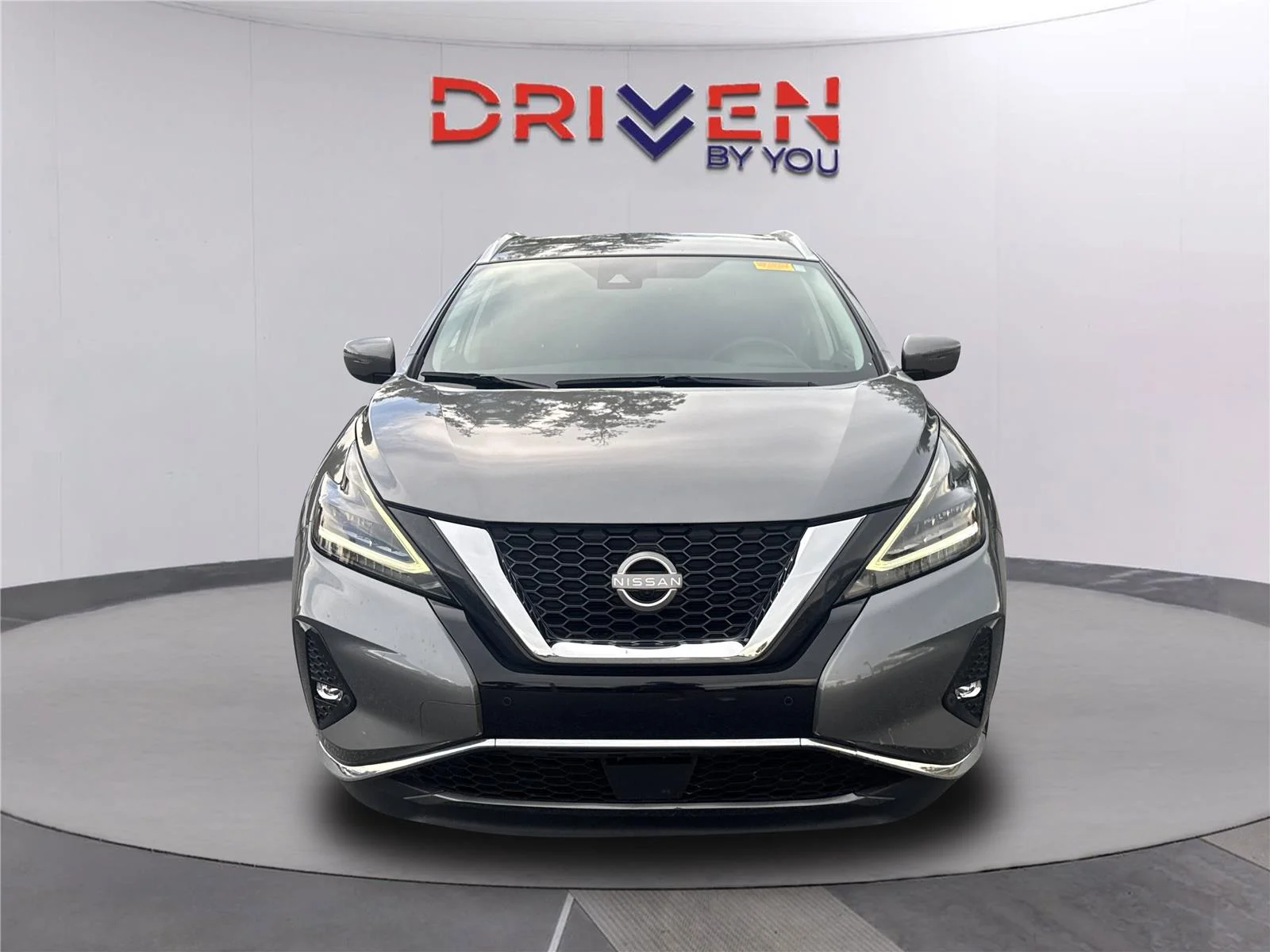 Used 2023 Gun Metallic Nissan SL image 9