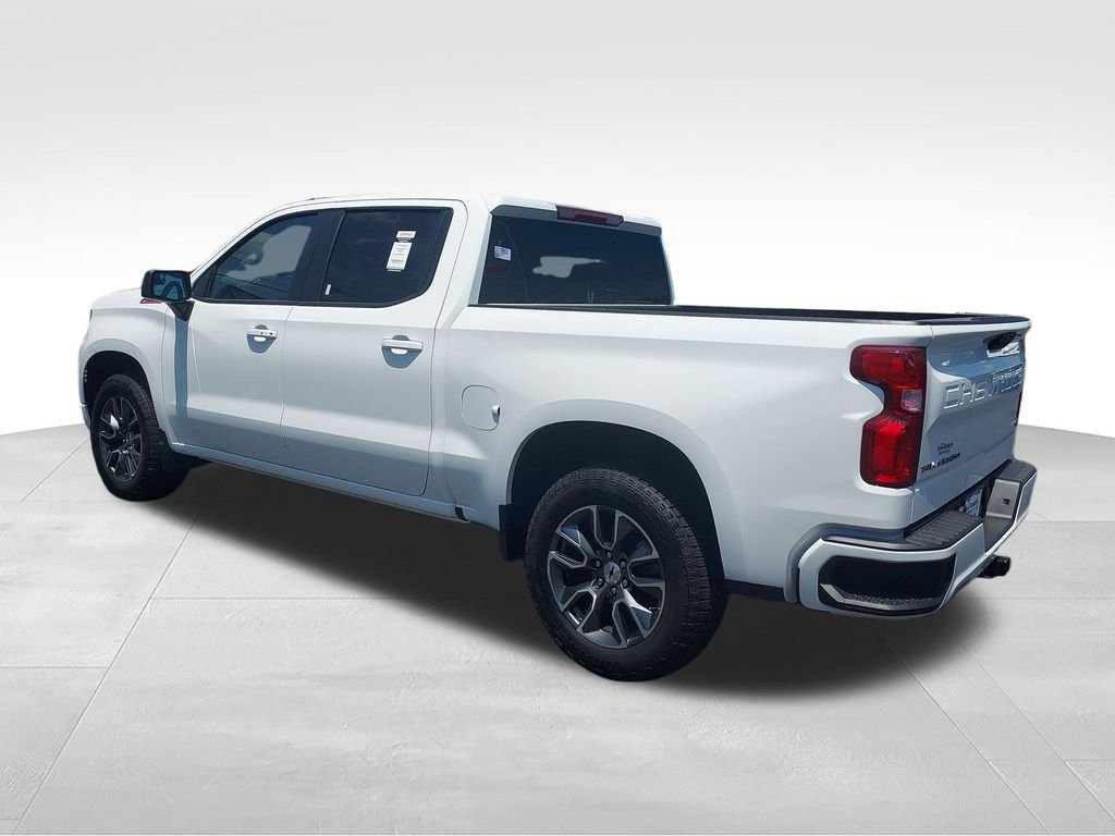 Used 2025 White Chevrolet RST image 3