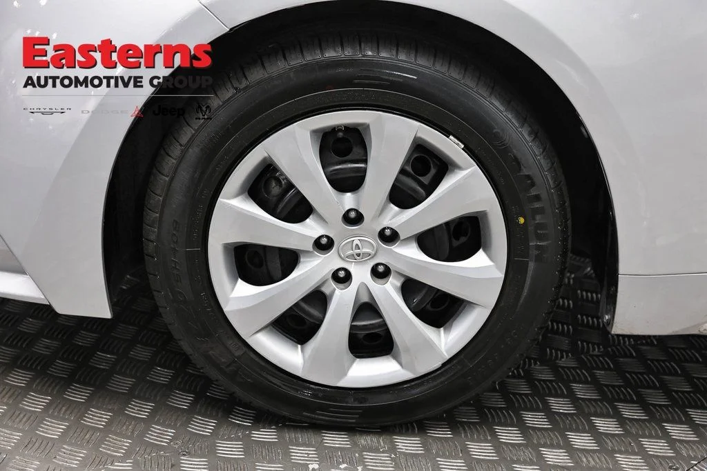 Used 2021 Silver Toyota LE image 32
