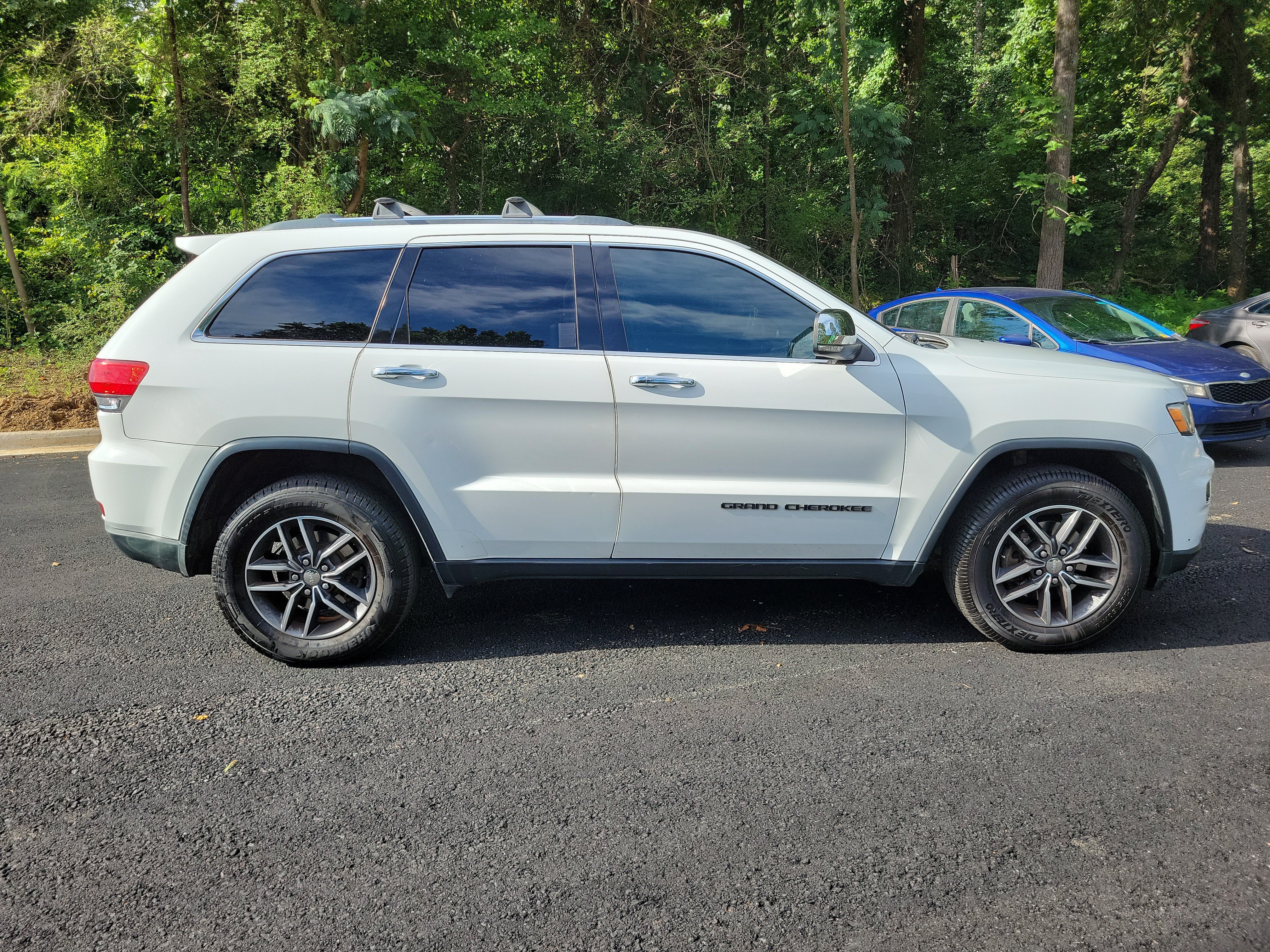 Used 2018 Bright White Clearcoat Jeep Limited image 4