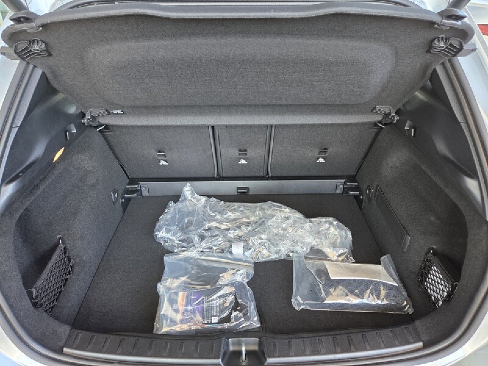 New 2026 Cirrus Silver Metallic Mercedes-Benz GLA 250 SUV image 15