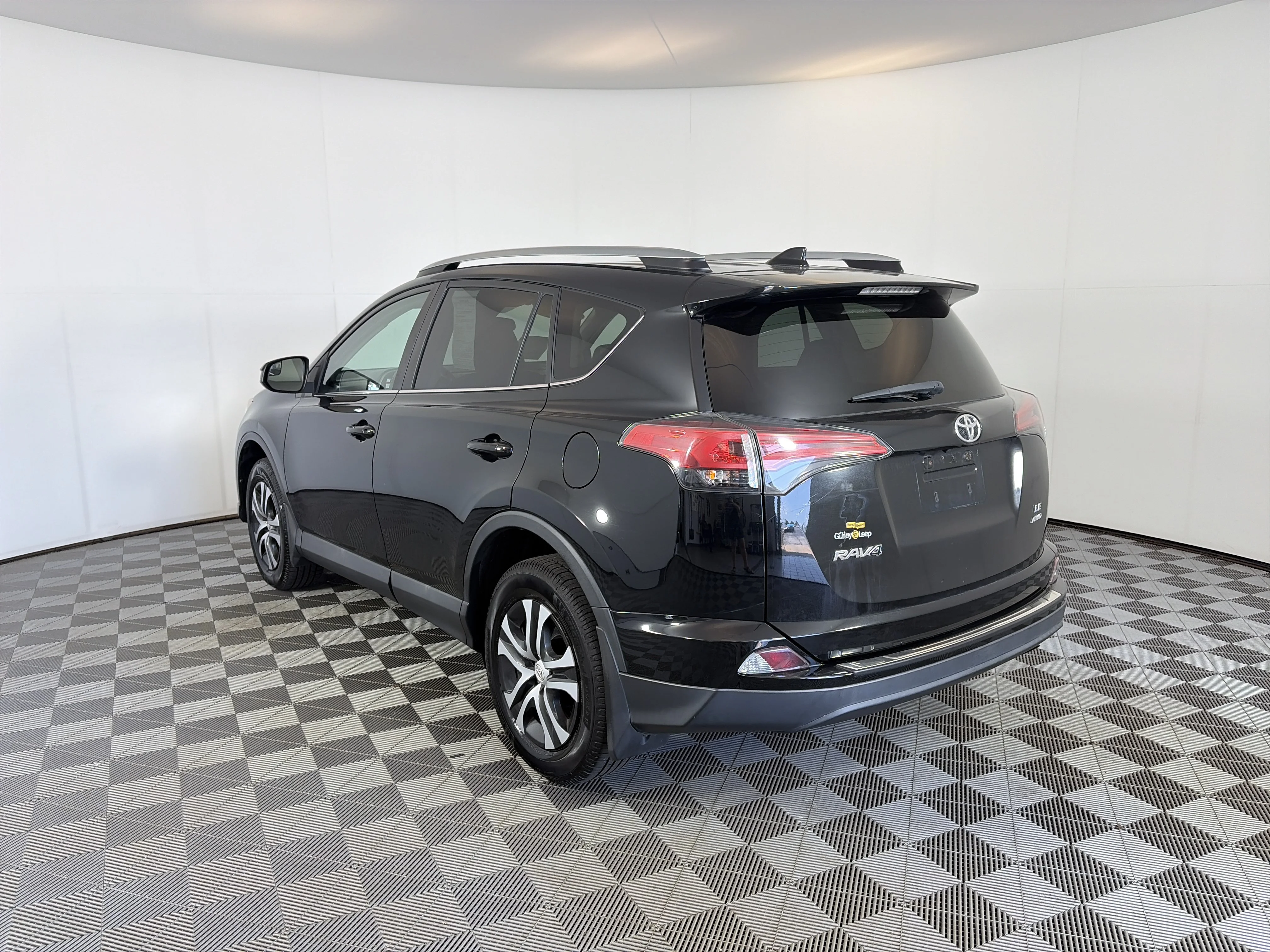 Used 2018 Black Toyota LE image 9