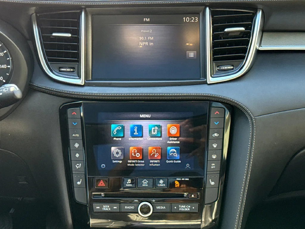 Used 2020 Black Obsidian INFINITI LUXE image 12