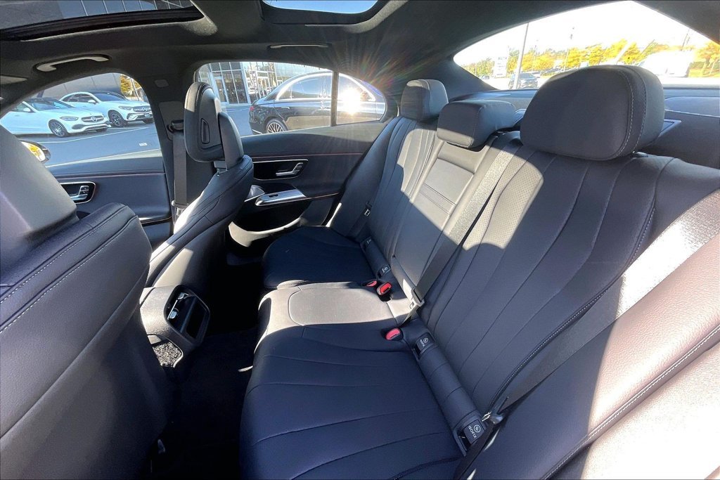 New 2027 Polar White Mercedes-Benz E 350 image 10