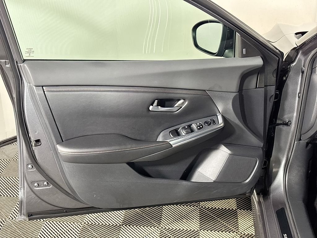 Used 2022 Gray Nissan SR image 10