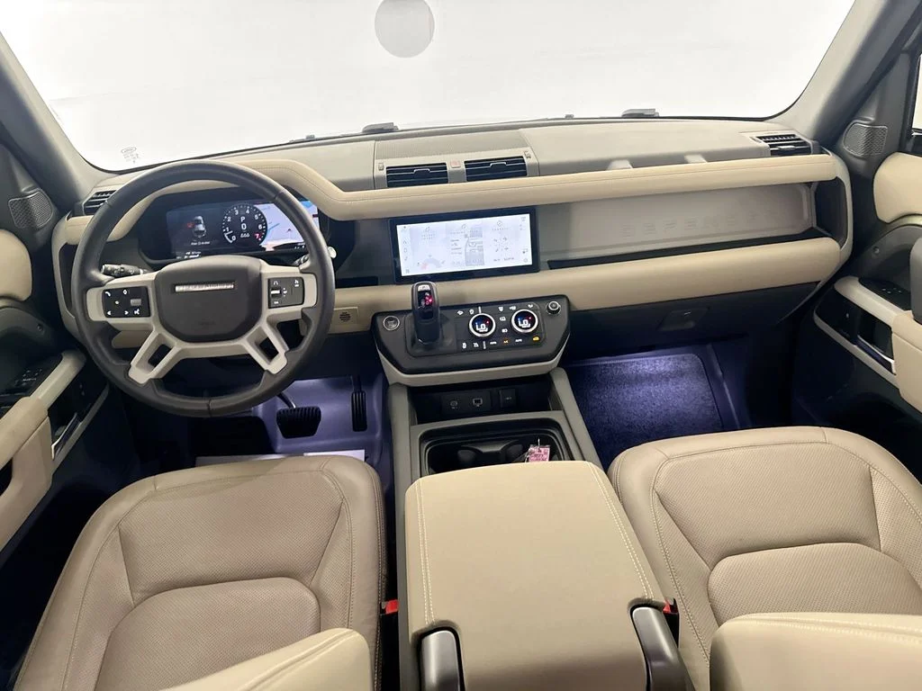 Certified Used 2023 Green Land Rover S image 21