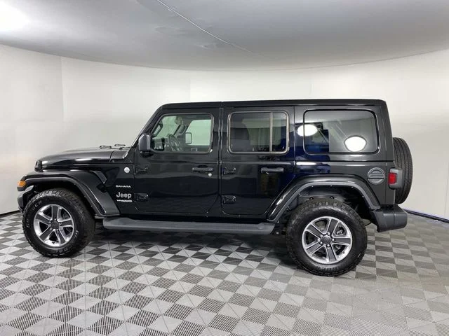 Used 2022 Black Jeep Unlimited Sahara image 5