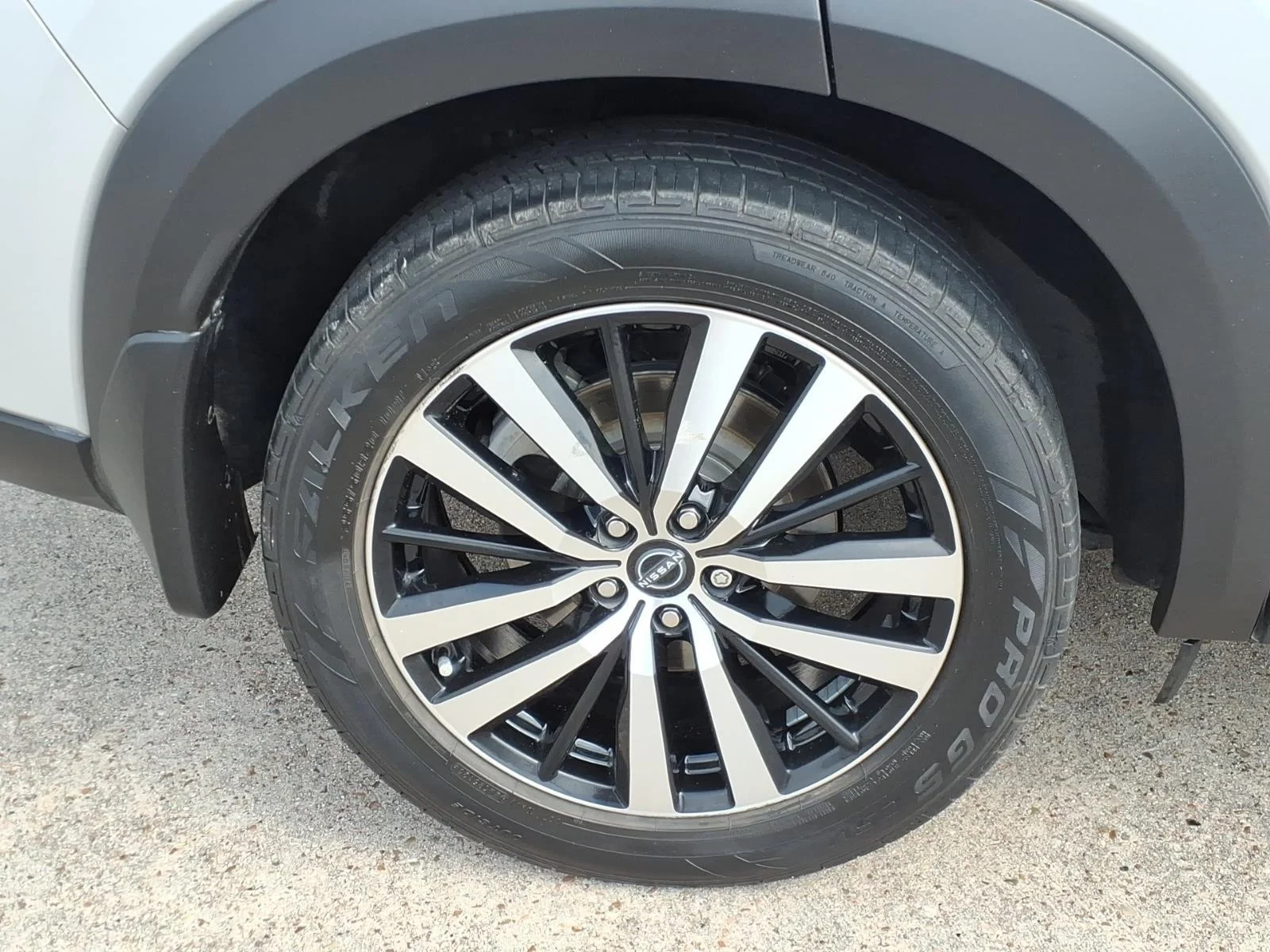 2023 Nissan Pathfinder Platinum Silver at Robbins Nissan
