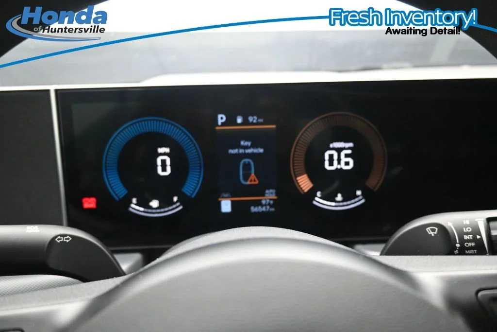Used 2025 Red Hyundai SEL image 14