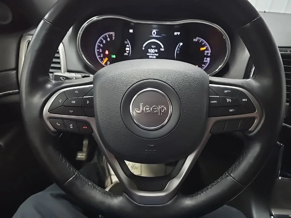 Used 2020 Gray Jeep Limited image 19