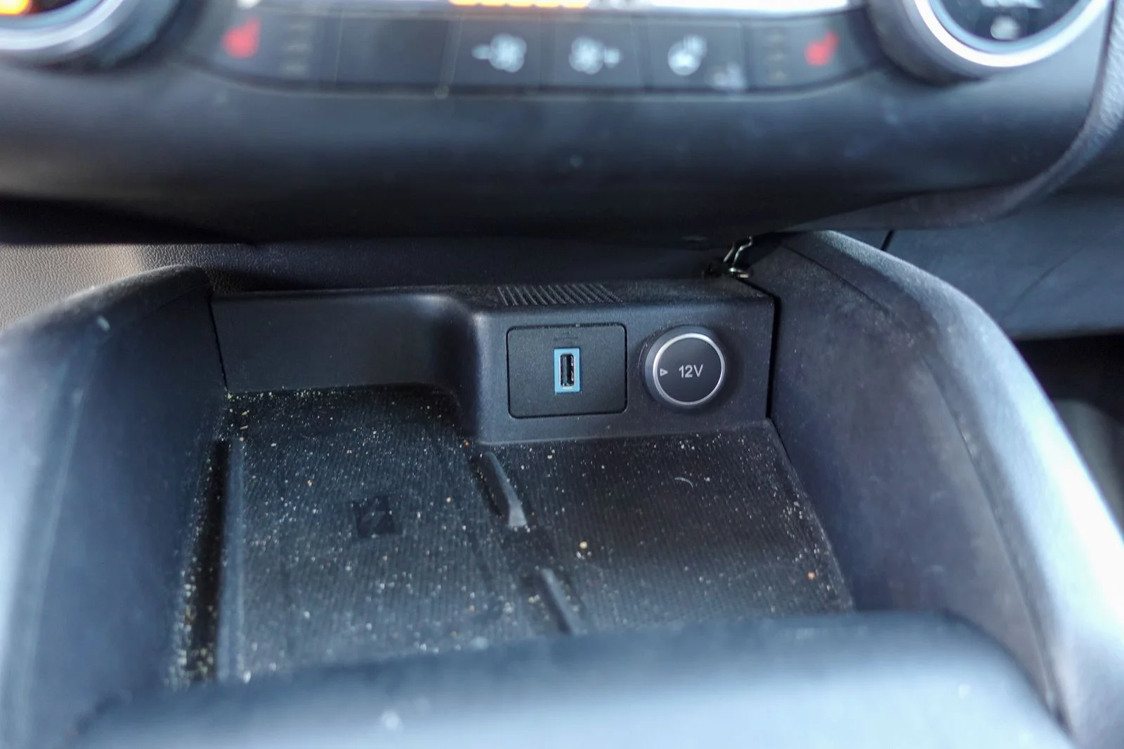 Used 2020 Black Metallic Ford Titanium image 23