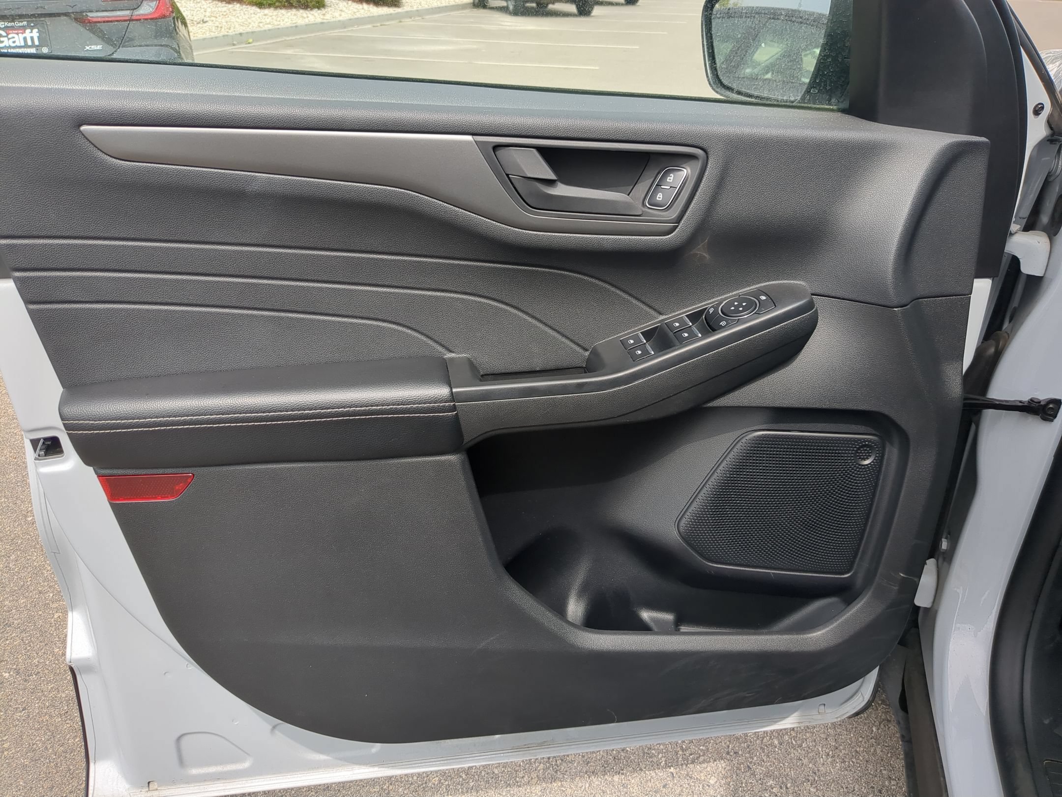 Used 2025 Silver Metallic Ford Active image 12