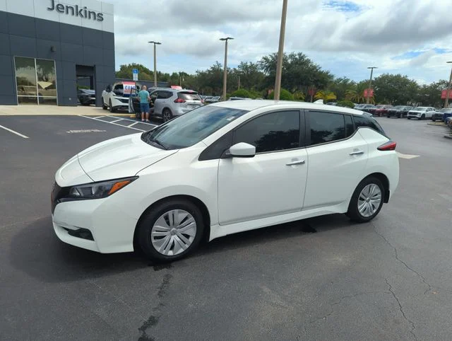 Used 2023 White Nissan S image 13