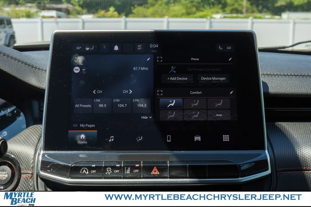 Certified Used 2022 Diamond Black Jeep Trailhawk image 18