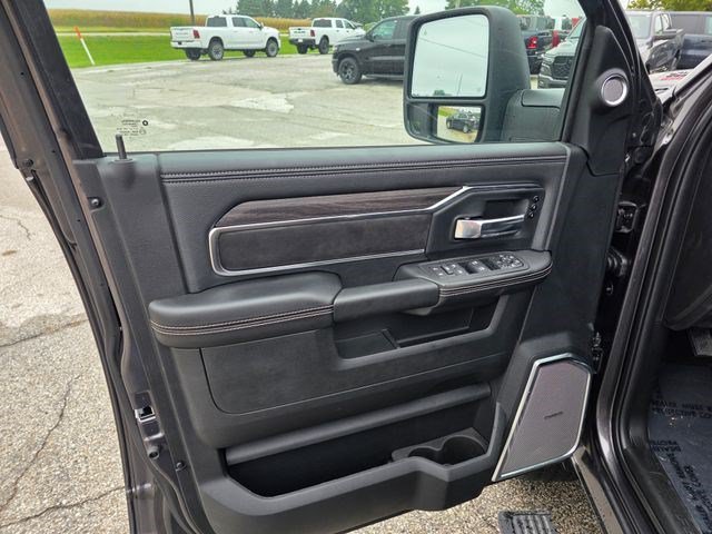 New 2026 Granite Crystal Metallic Clear-Coat Exterior Paint RAM Laramie image 19