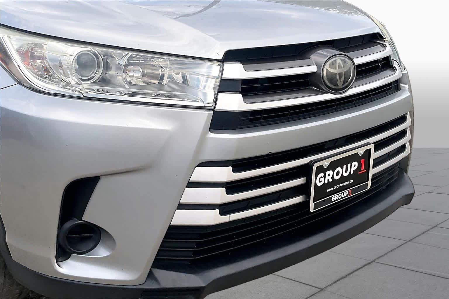 Used 2018 Celestial Silver Metallic Toyota LE image 29