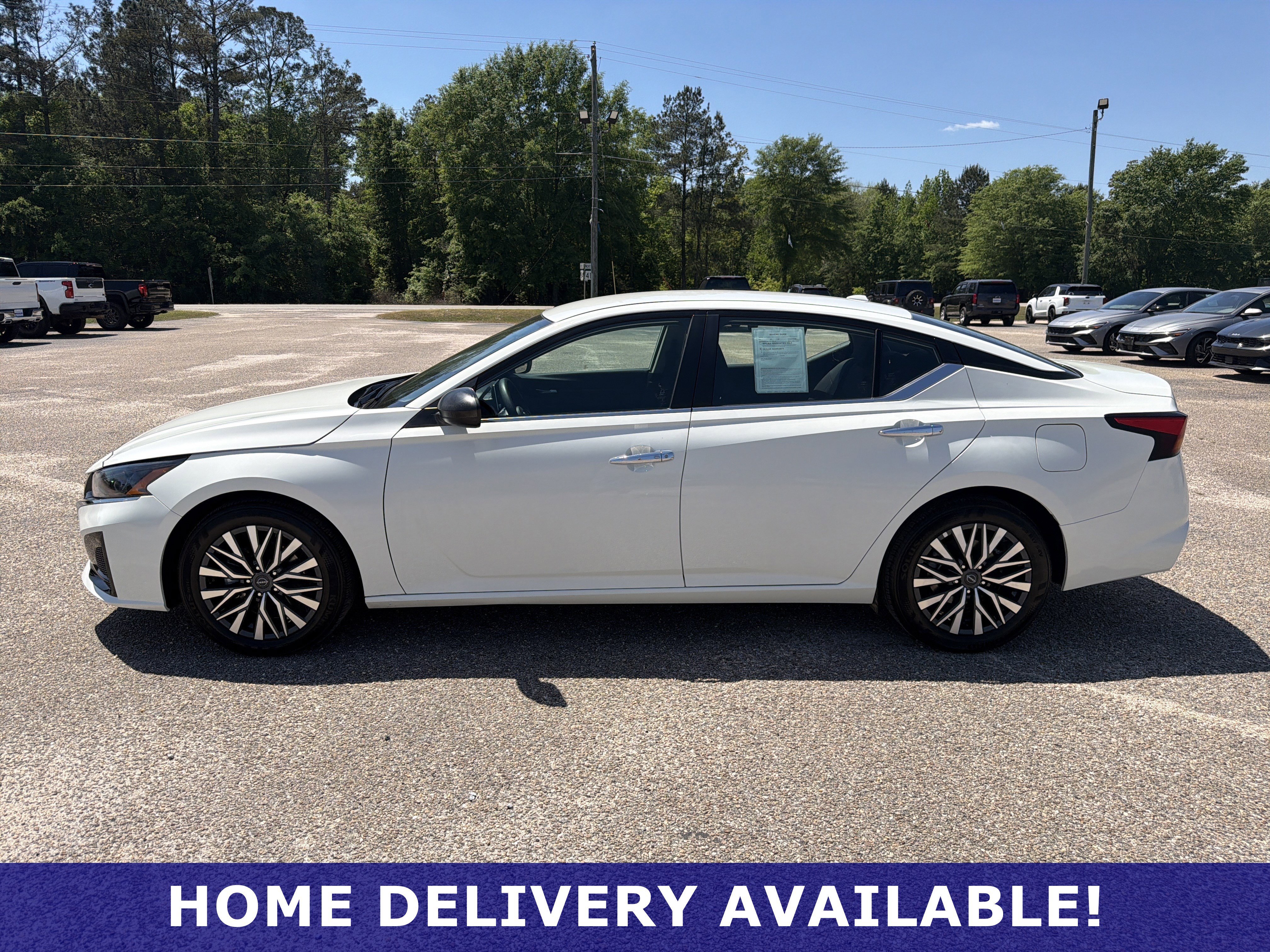 Used 2025 White Nissan SV image 4