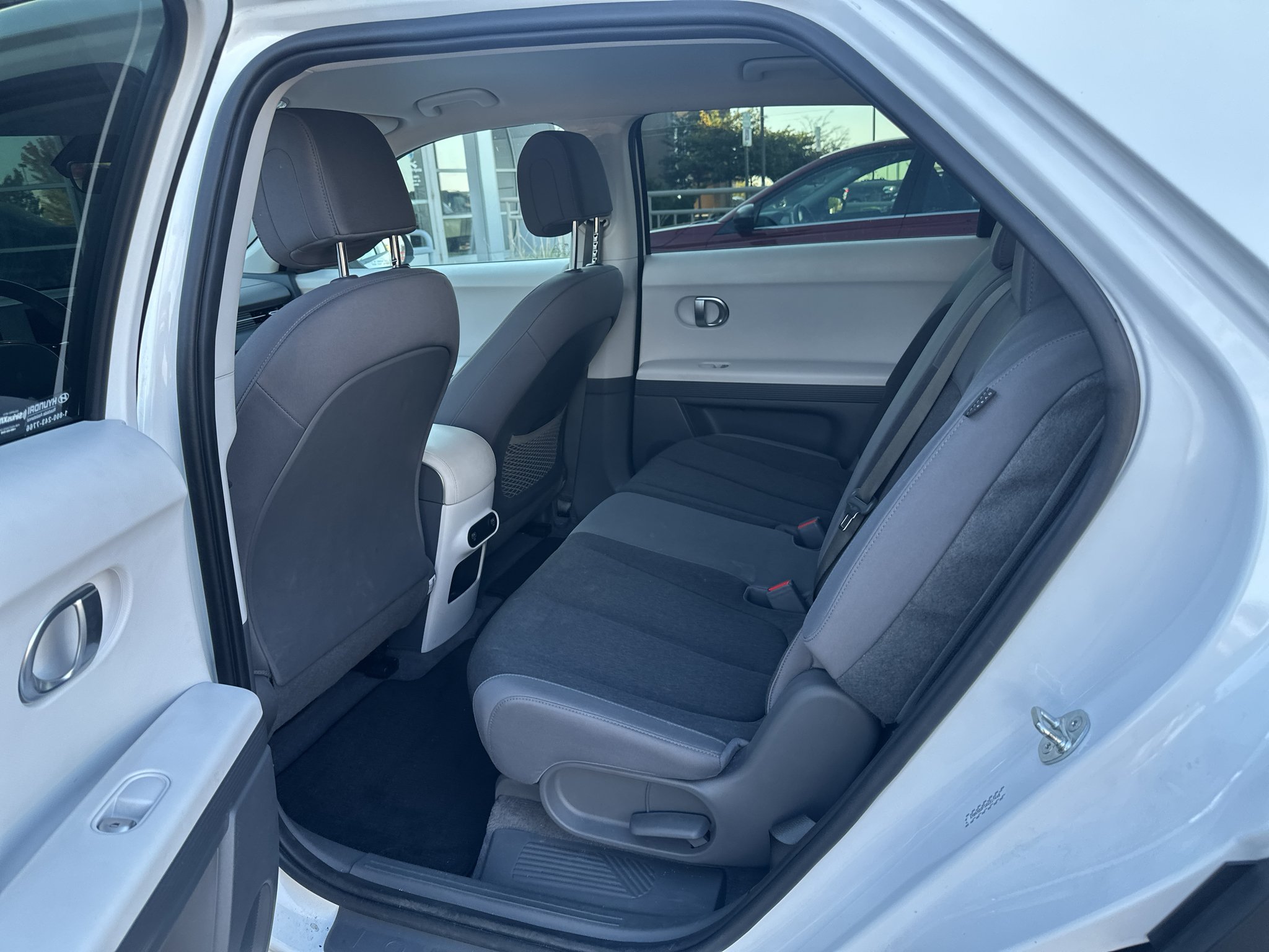 Used 2024  Hyundai SE image 12