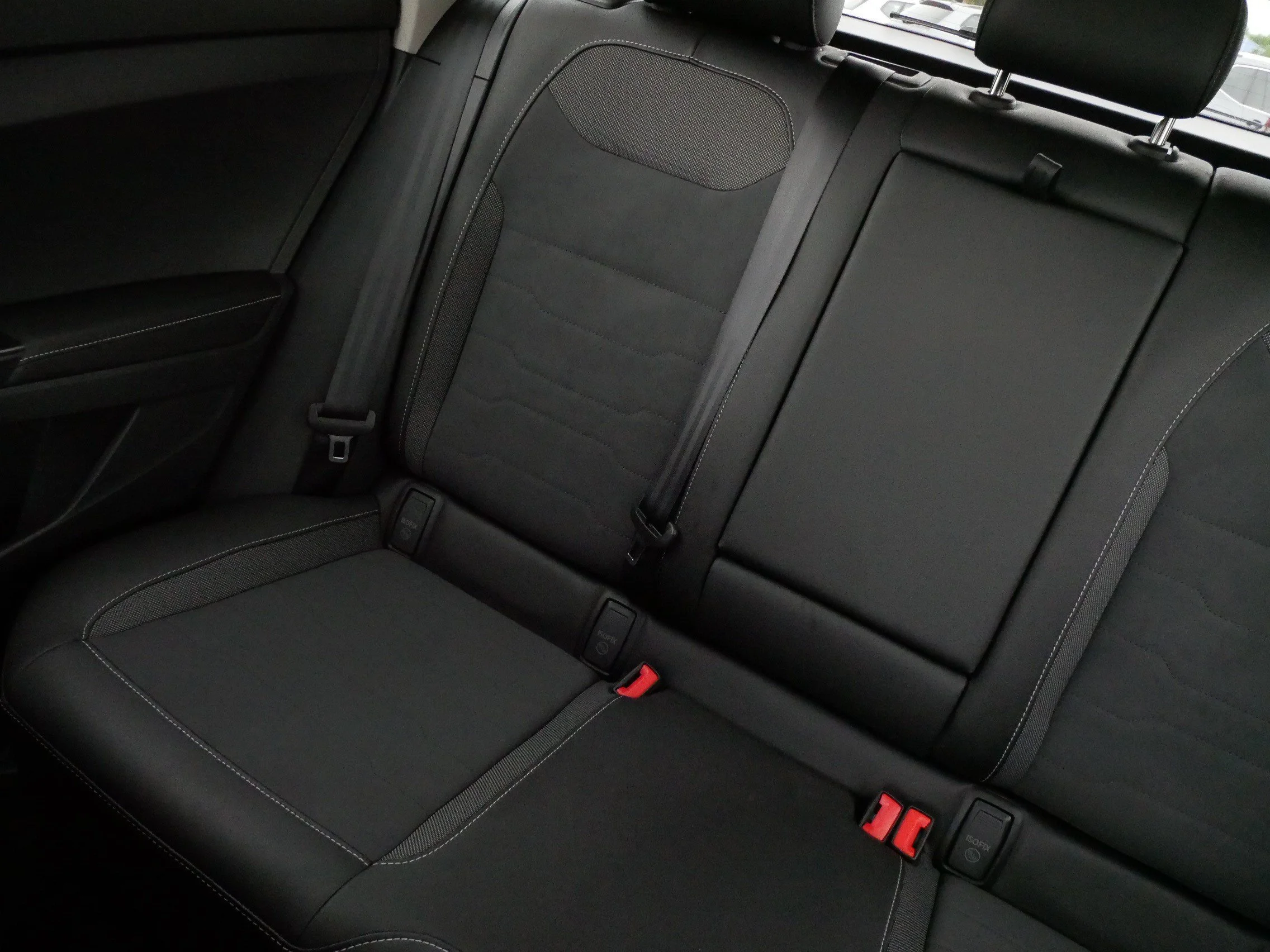 Certified Used 2025 Bright Moss Green Metallic/Deep Black Roof Volkswagen SE Black image 12