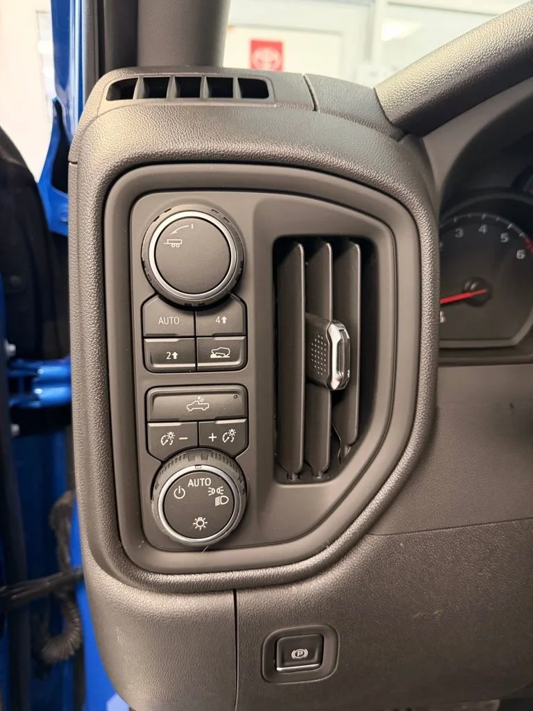 2026 Chevrolet Silverado 1500 Custom - Photo 10