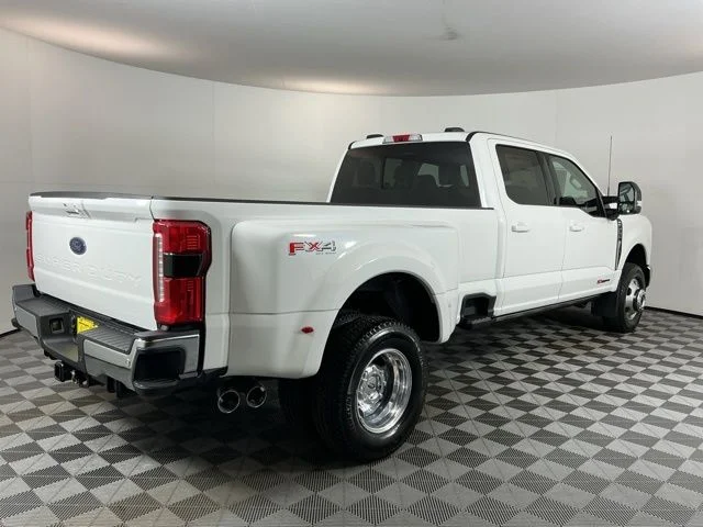 New 2026 Star White Metallic Tri-Coat Ford Lariat image 4