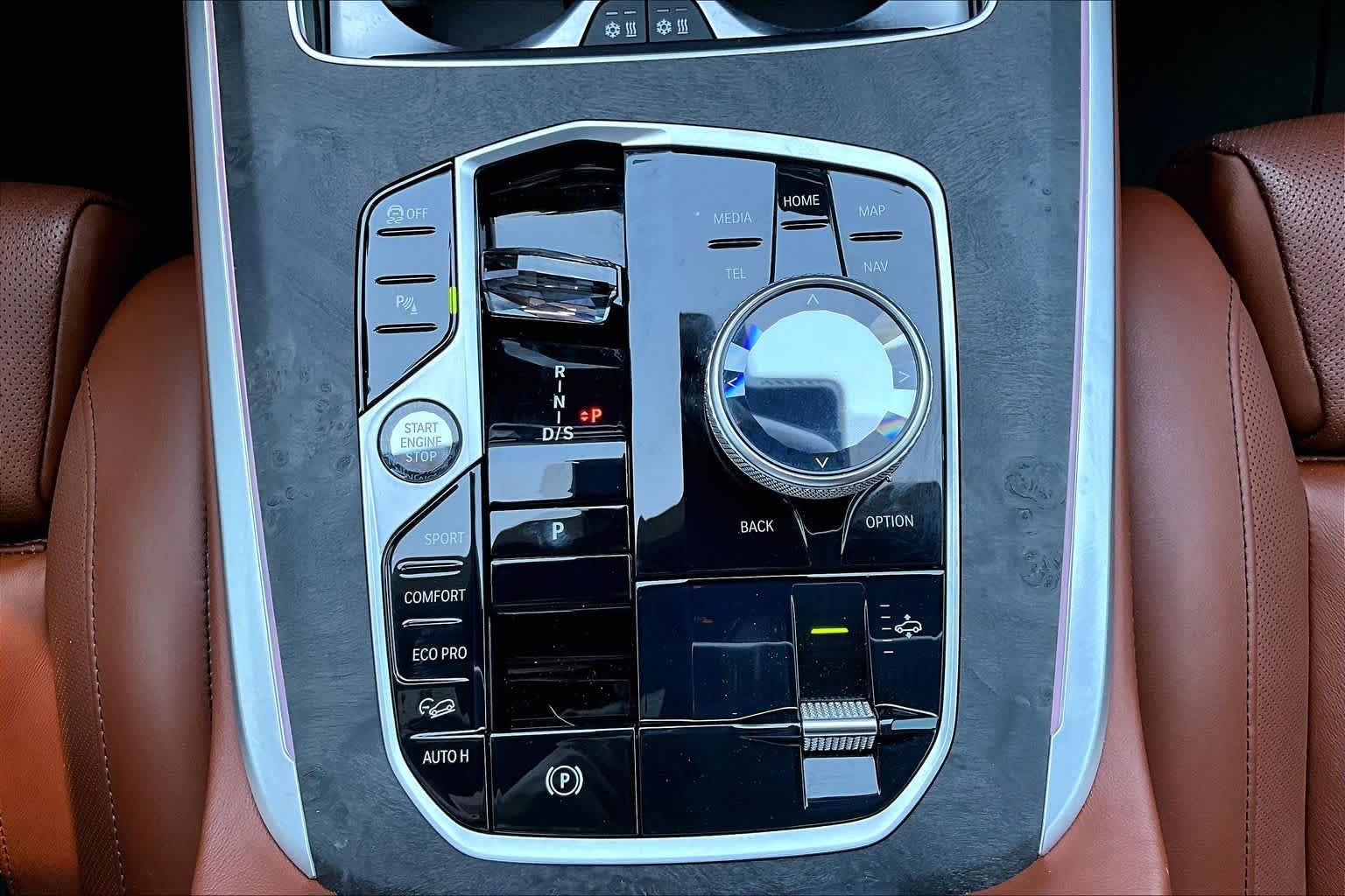 Used 2024 Brooklyn Grey Metallic BMW xDrive40i image 35