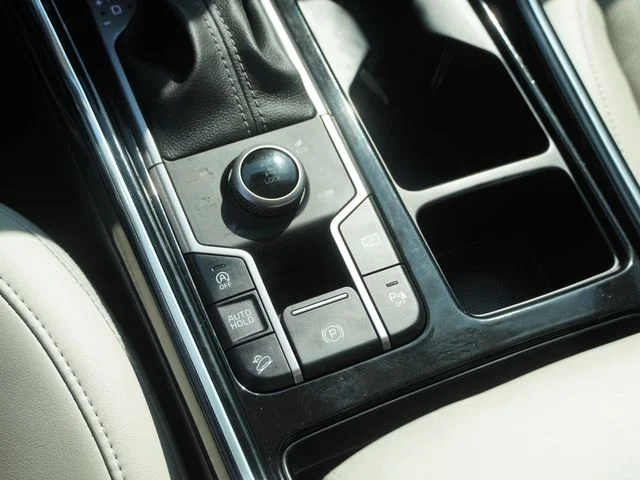 Used 2023 White Kia SX image 27