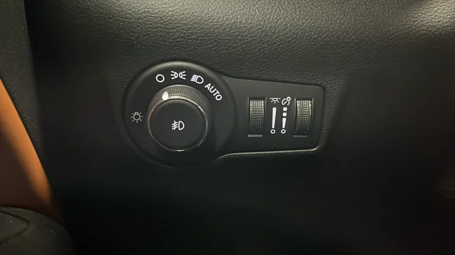 Used 2025 Bright White Clearcoat Jeep Limited image 31