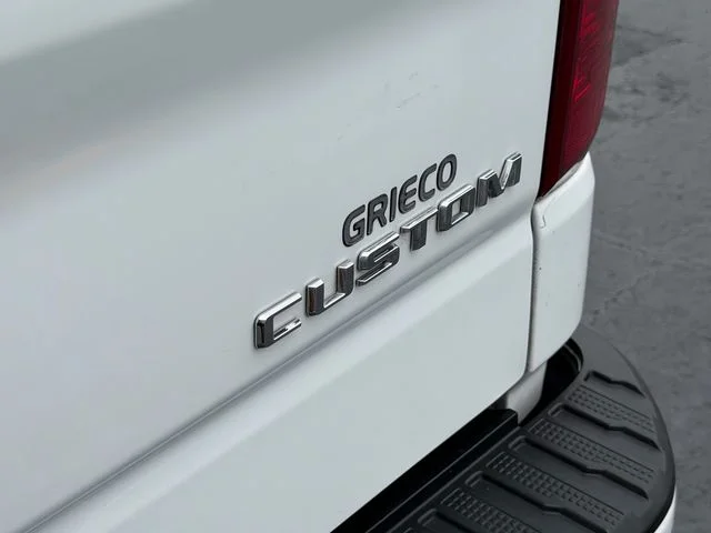 Used 2022 White Chevrolet Custom image 16
