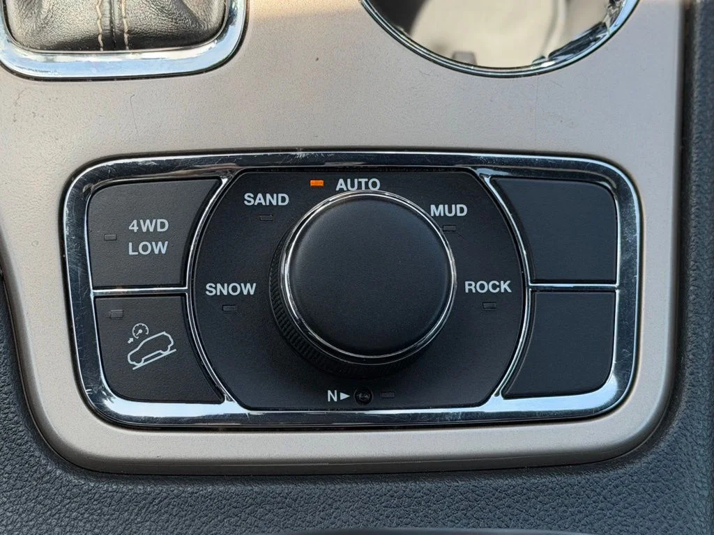 Used 2017 Red Jeep Limited image 19