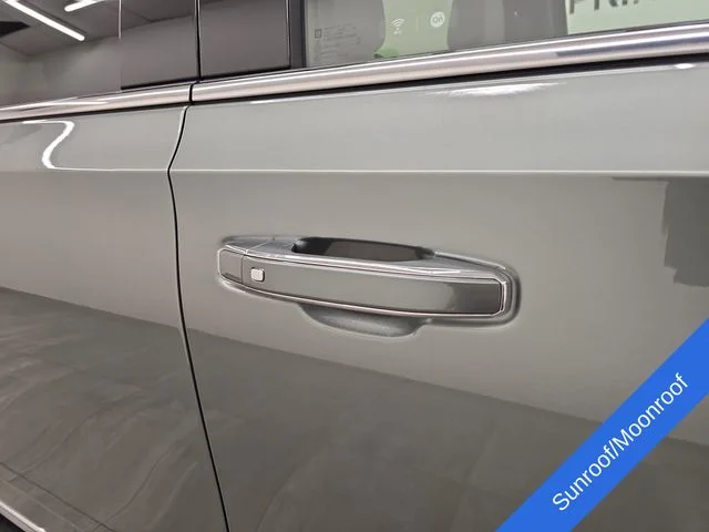 Used 2023 Frost GMC SLT image 8