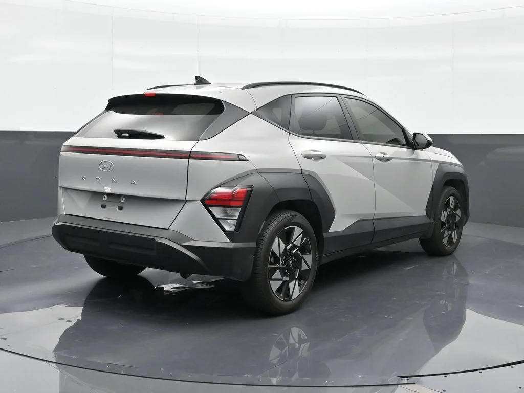 Used 2024 Gray Hyundai SEL image 5