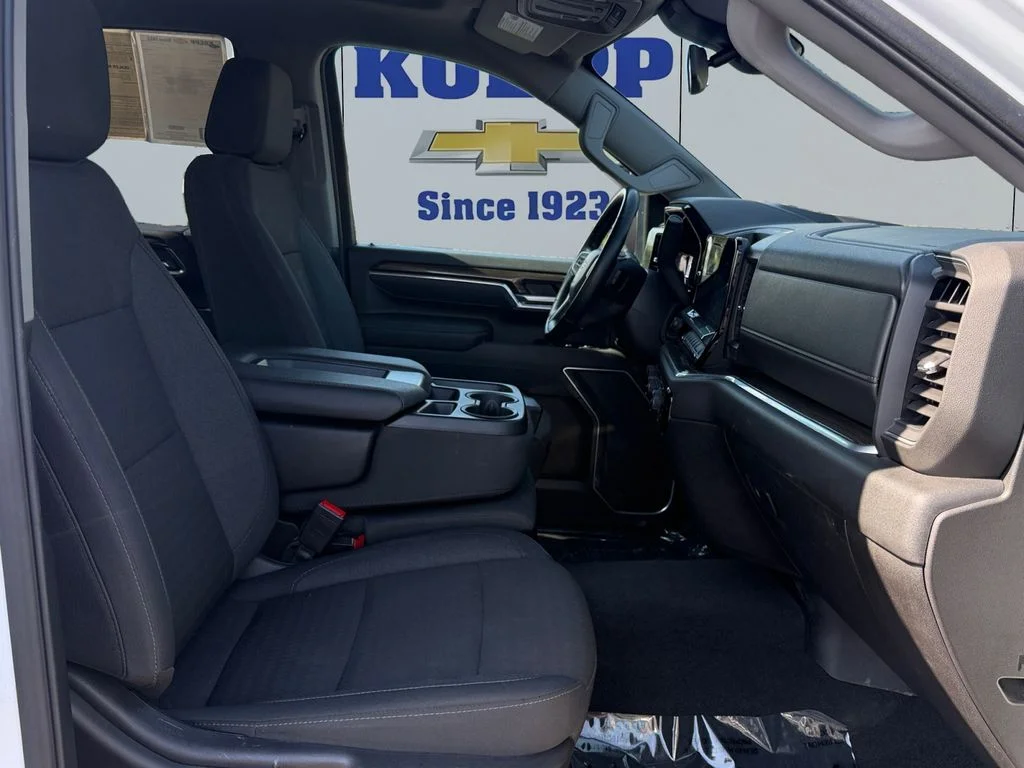 Used 2025 Summit White Chevrolet LT image 17