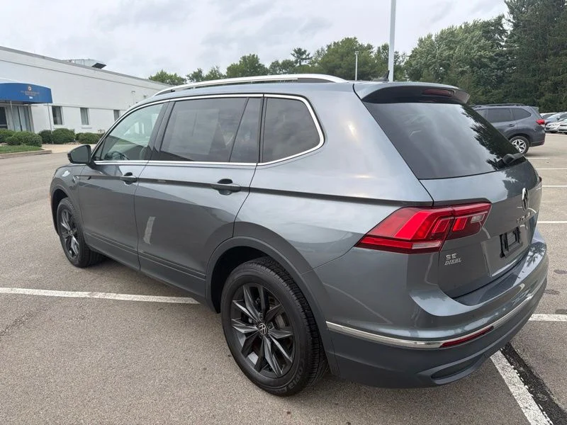 Used 2024  Volkswagen 2.0T SE image 5