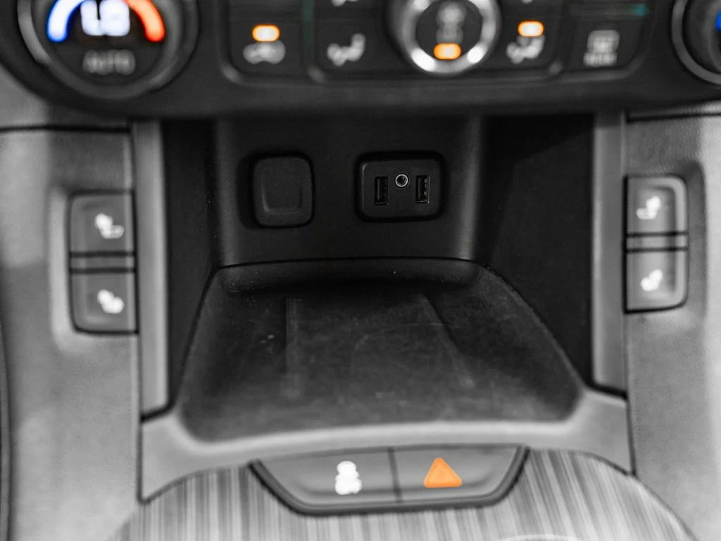 Used 2019 White Frost Tricoat GMC SLT-1 image 38